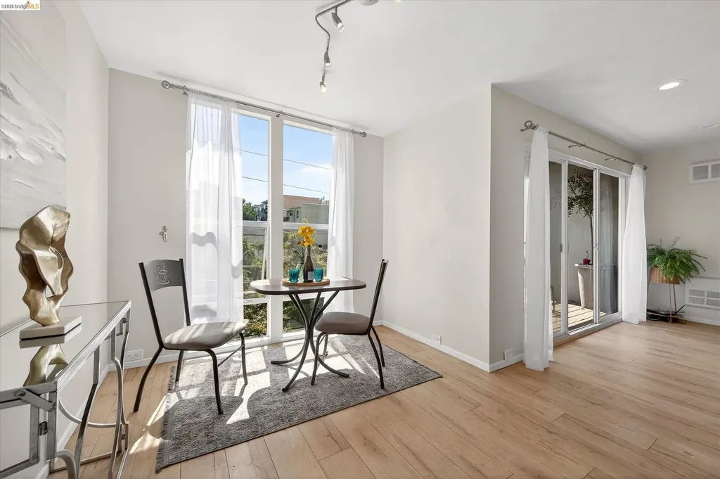 365 Perkins Street Oakland CA 94610