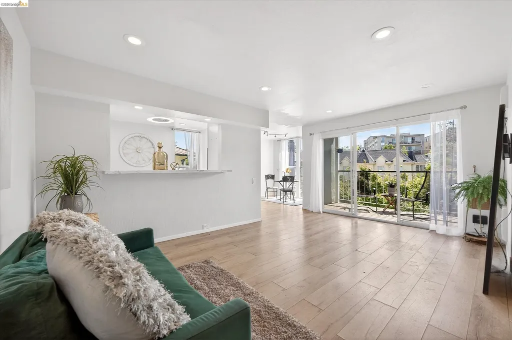 365 Perkins Street Oakland CA 94610