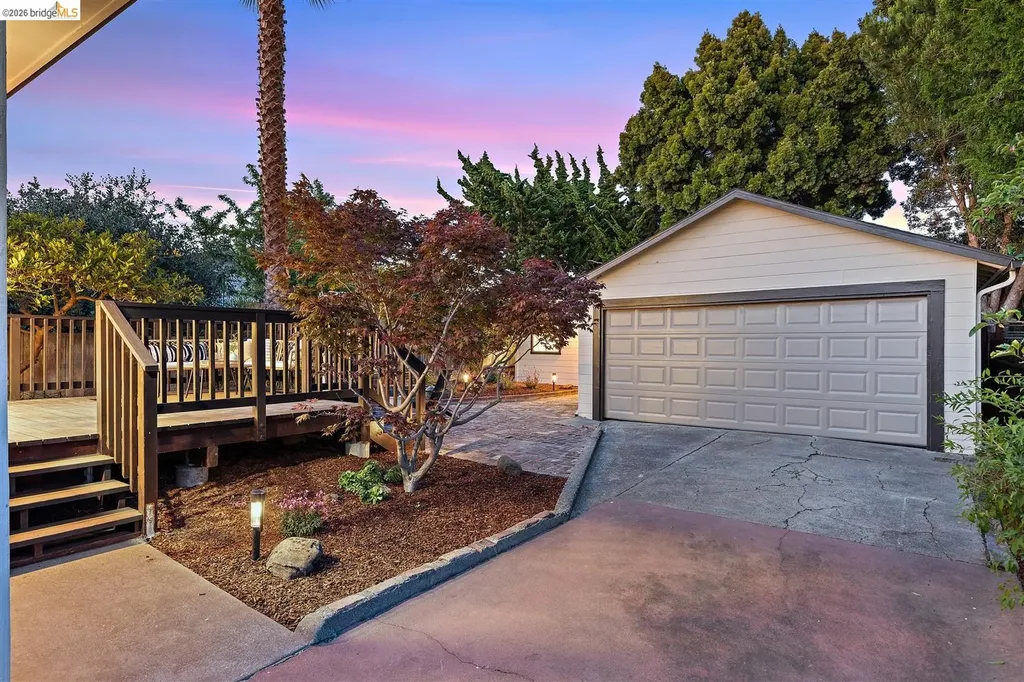 1011 Pomona Avenue Albany CA 94706