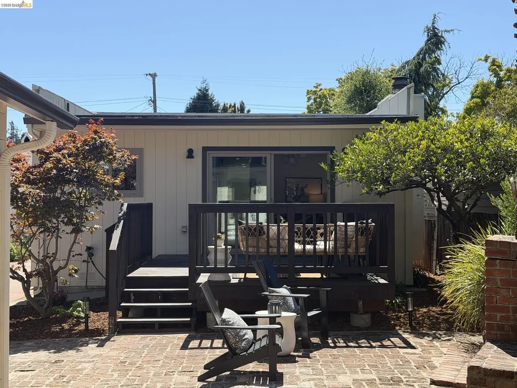 1011 Pomona Avenue Albany CA 94706