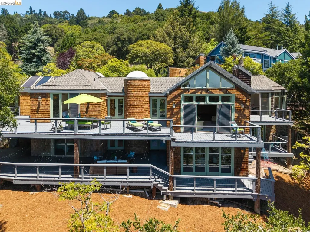 2223 Tunnel Road Oakland CA 94611