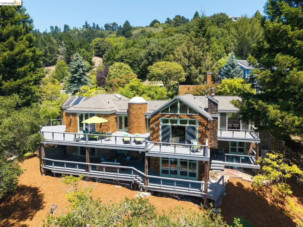 2223 Tunnel Road Oakland CA 94611