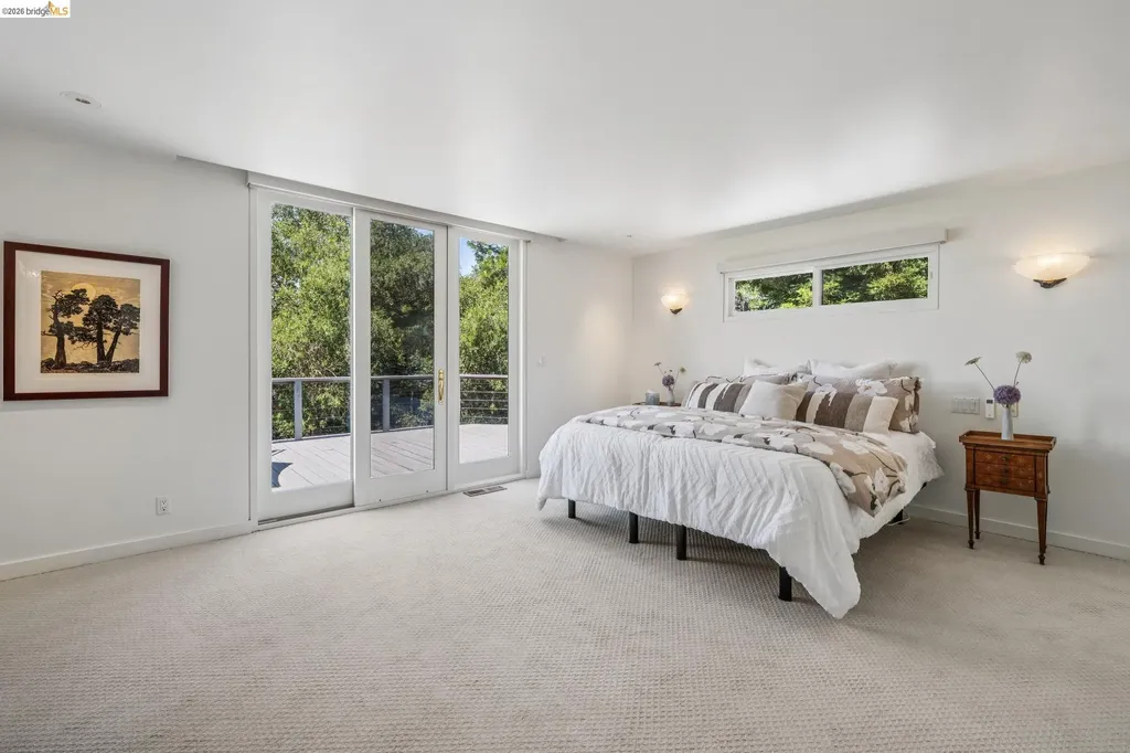 2223 Tunnel Road Oakland CA 94611