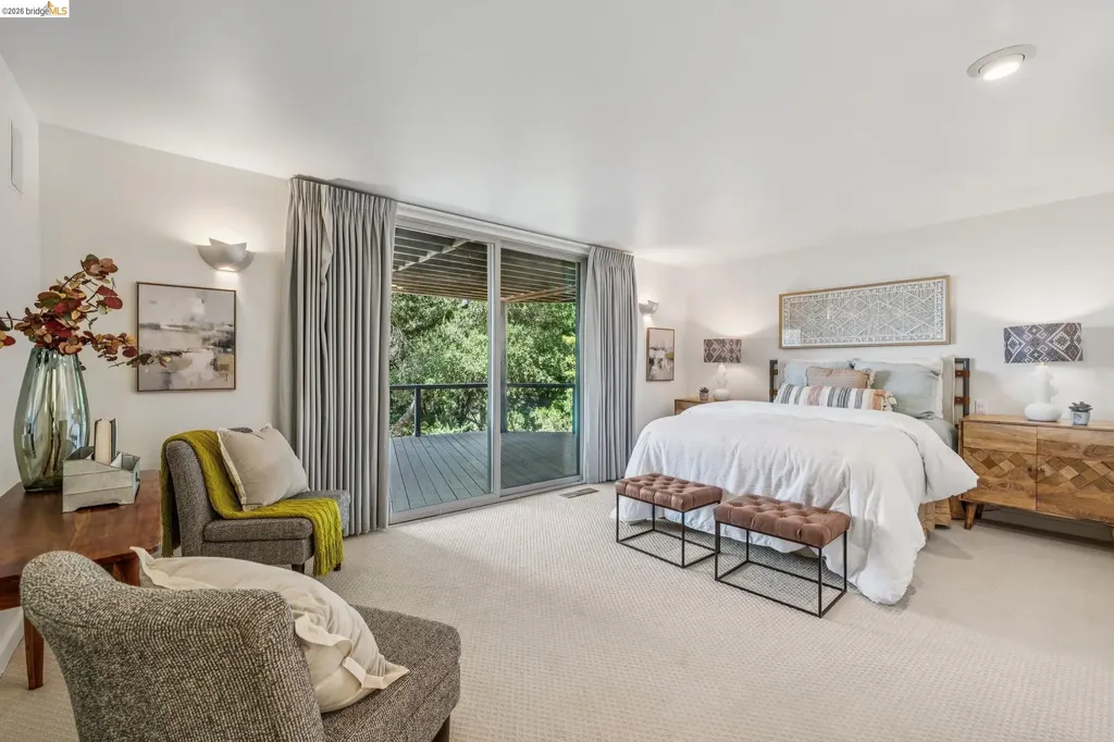 2223 Tunnel Road Oakland CA 94611
