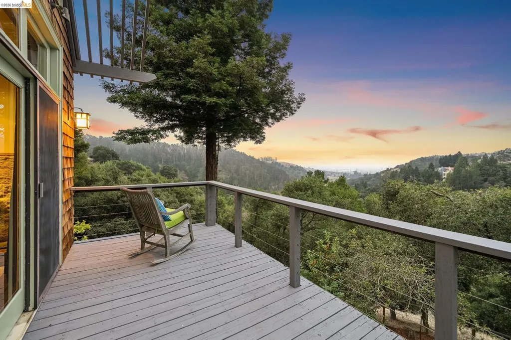 2223 Tunnel Road Oakland CA 94611