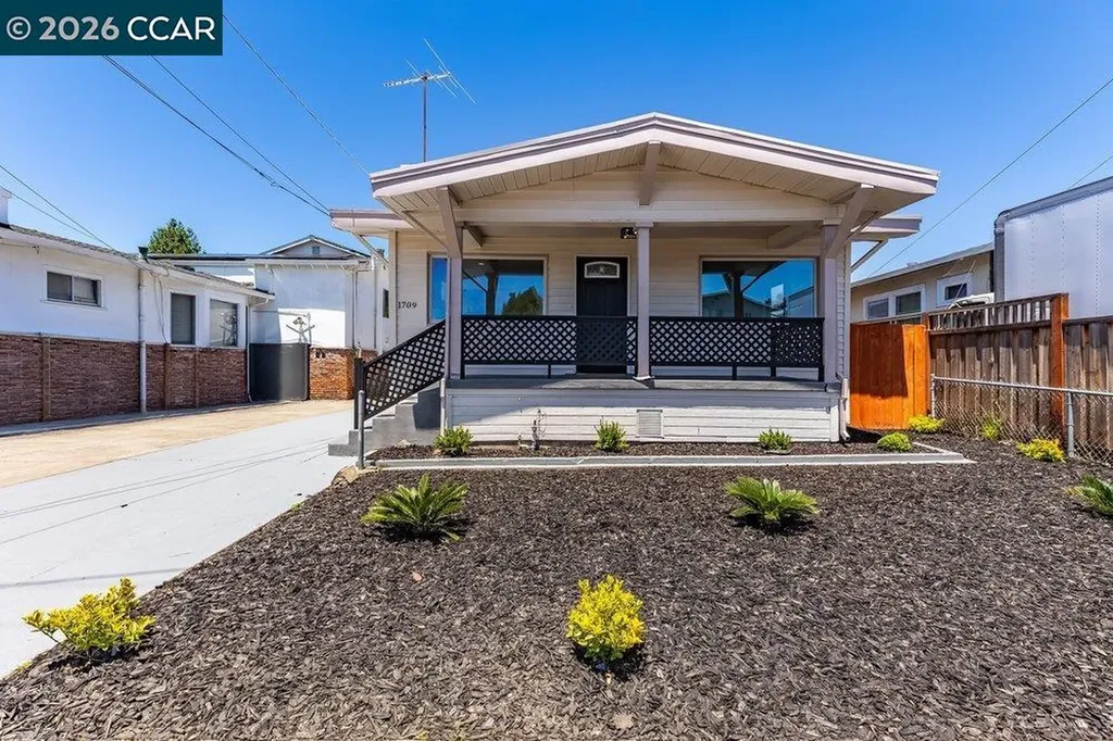 1709 Auseon Avenue Oakland CA 94621