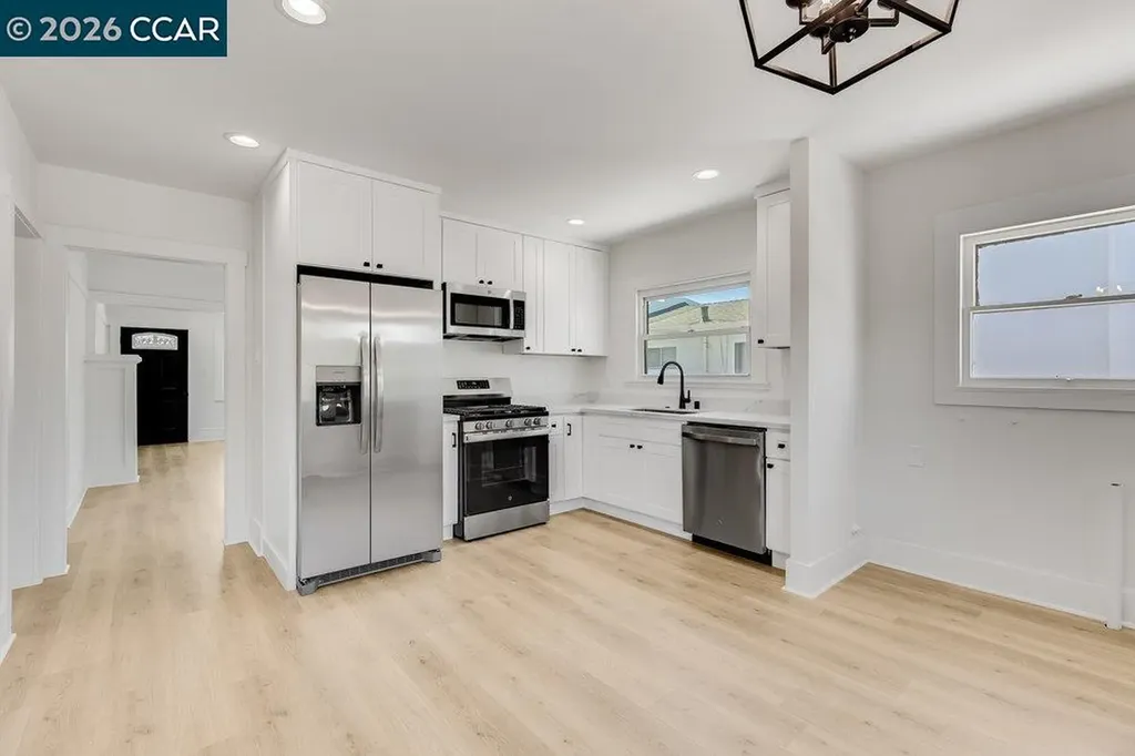 1709 Auseon Avenue Oakland CA 94621