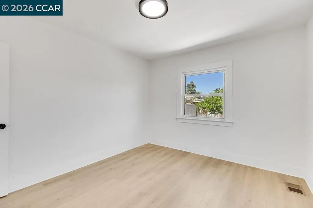 1709 Auseon Avenue Oakland CA 94621
