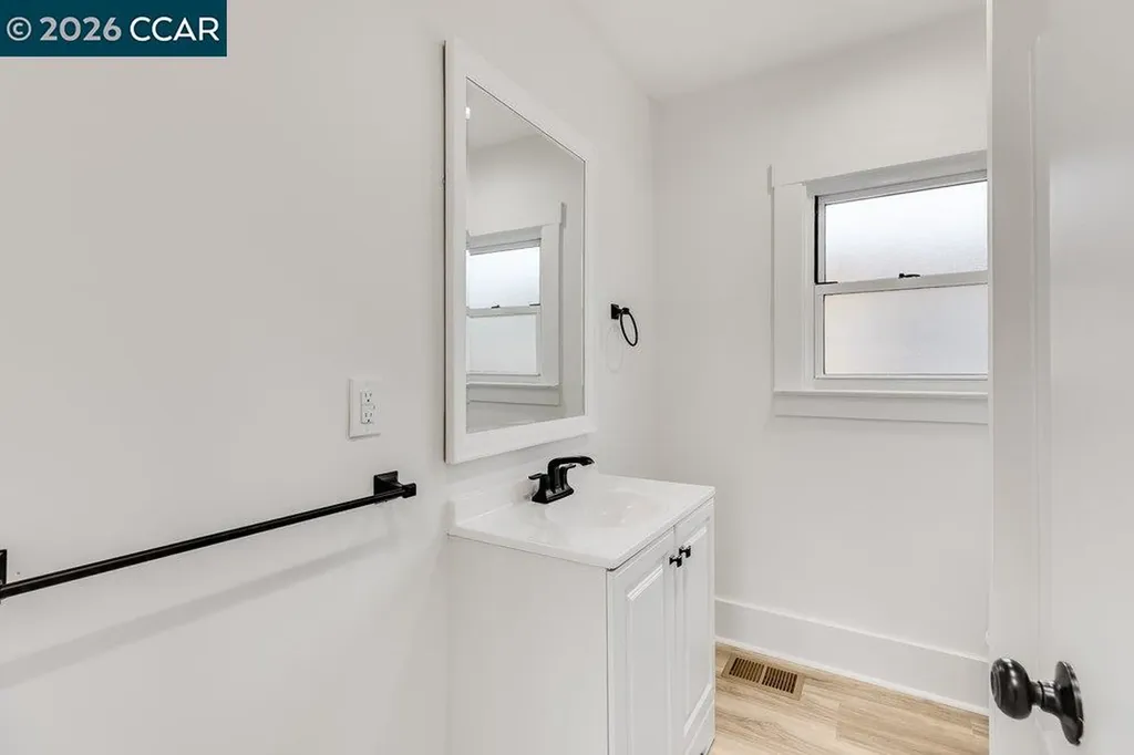 1709 Auseon Avenue Oakland CA 94621