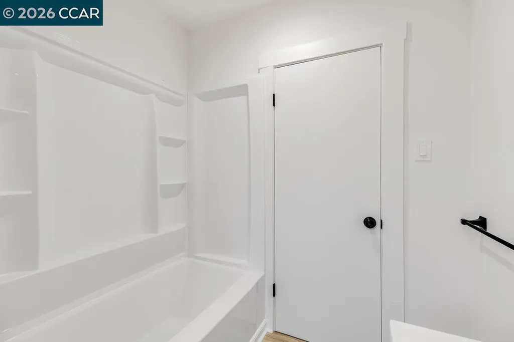1709 Auseon Avenue Oakland CA 94621