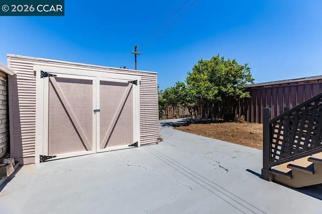 1709 Auseon Avenue Oakland CA 94621