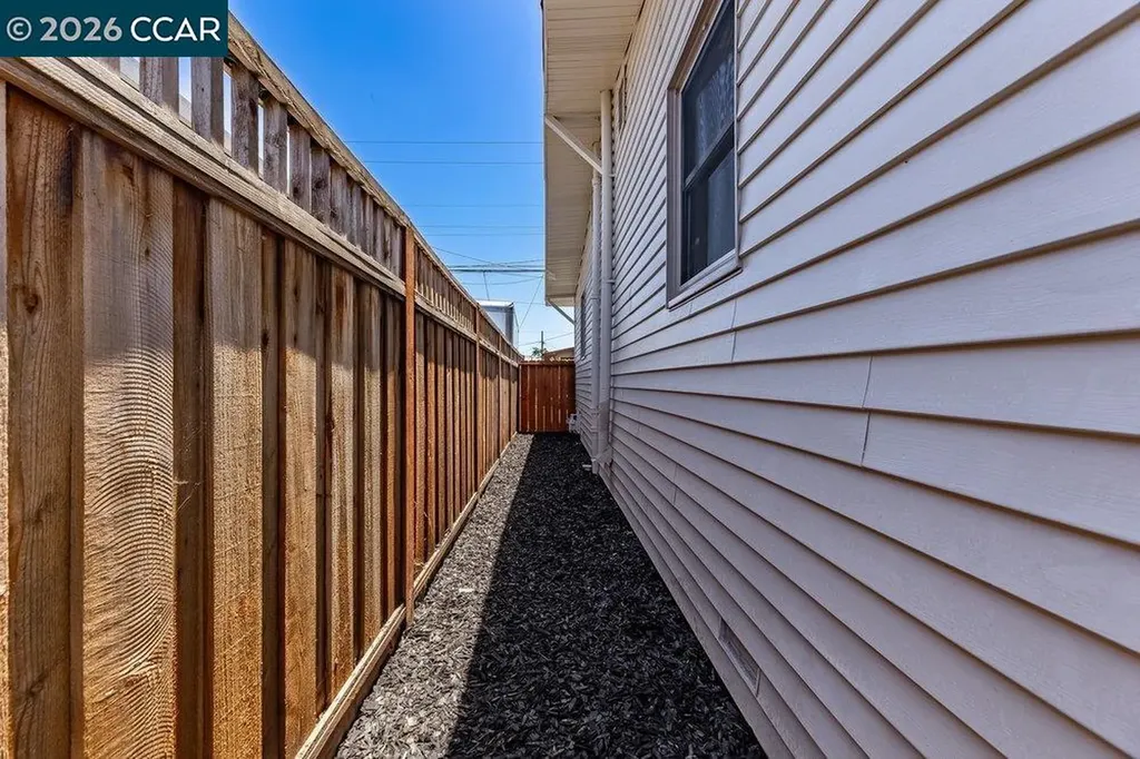 1709 Auseon Avenue Oakland CA 94621