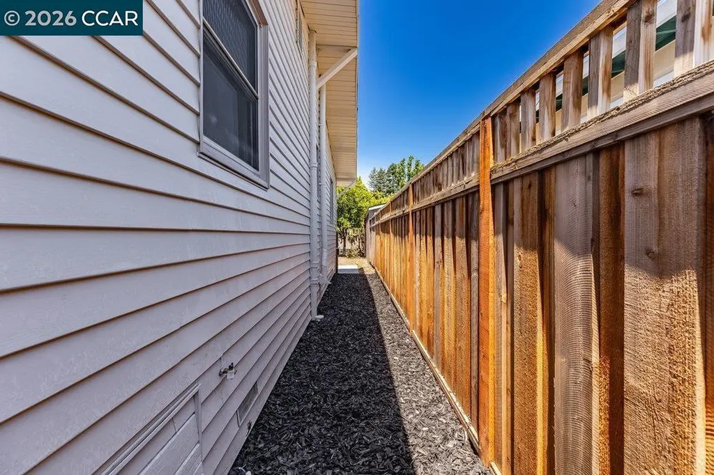 1709 Auseon Avenue Oakland CA 94621
