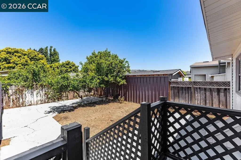 1709 Auseon Avenue Oakland CA 94621