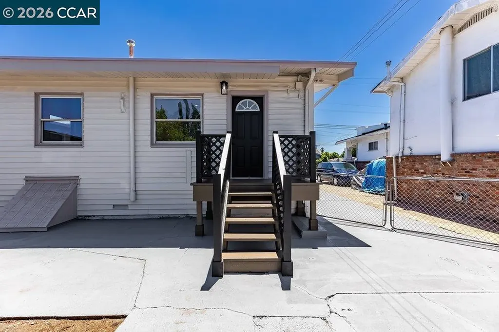 1709 Auseon Avenue Oakland CA 94621