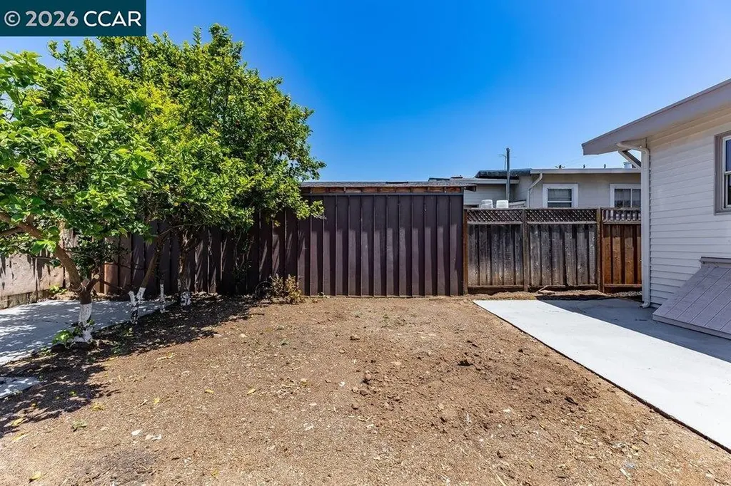 1709 Auseon Avenue Oakland CA 94621