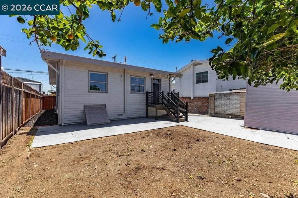 1709 Auseon Avenue Oakland CA 94621