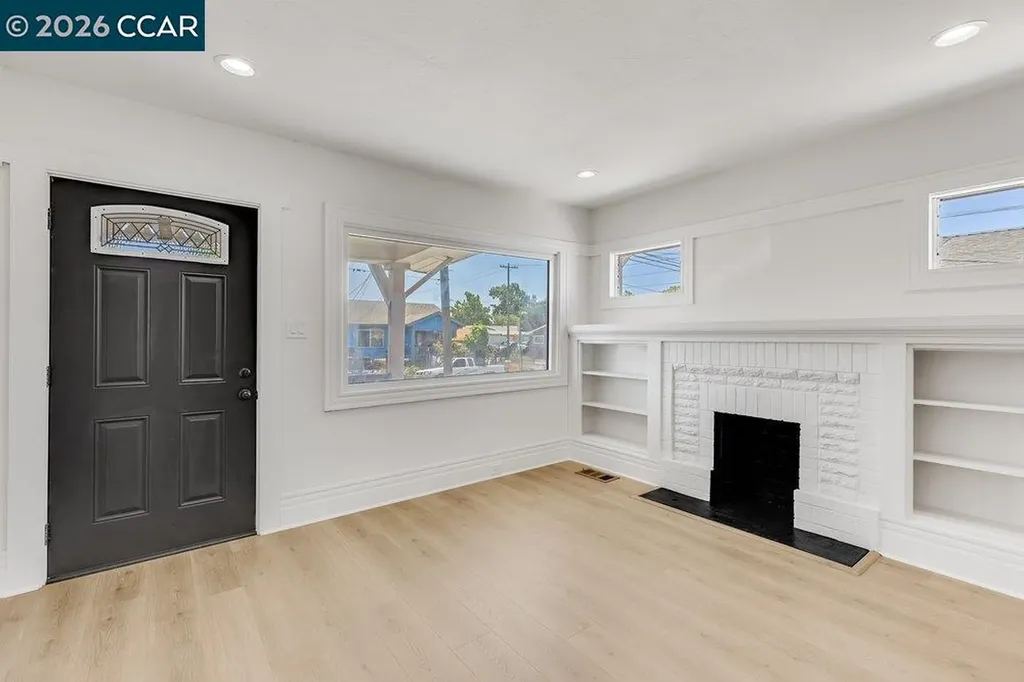 1709 Auseon Avenue Oakland CA 94621