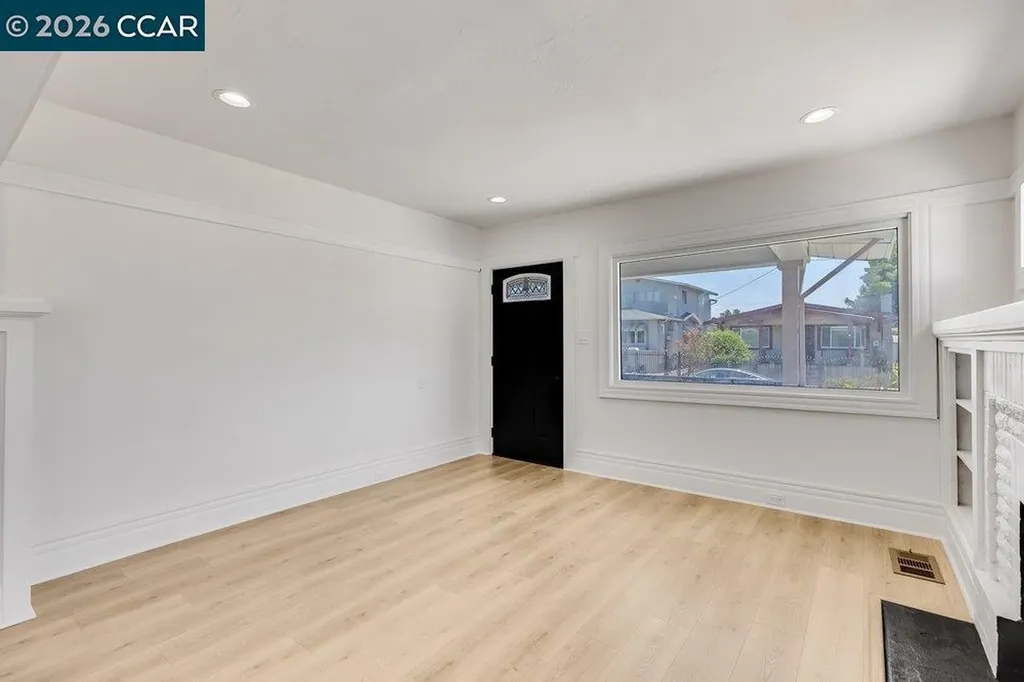 1709 Auseon Avenue Oakland CA 94621