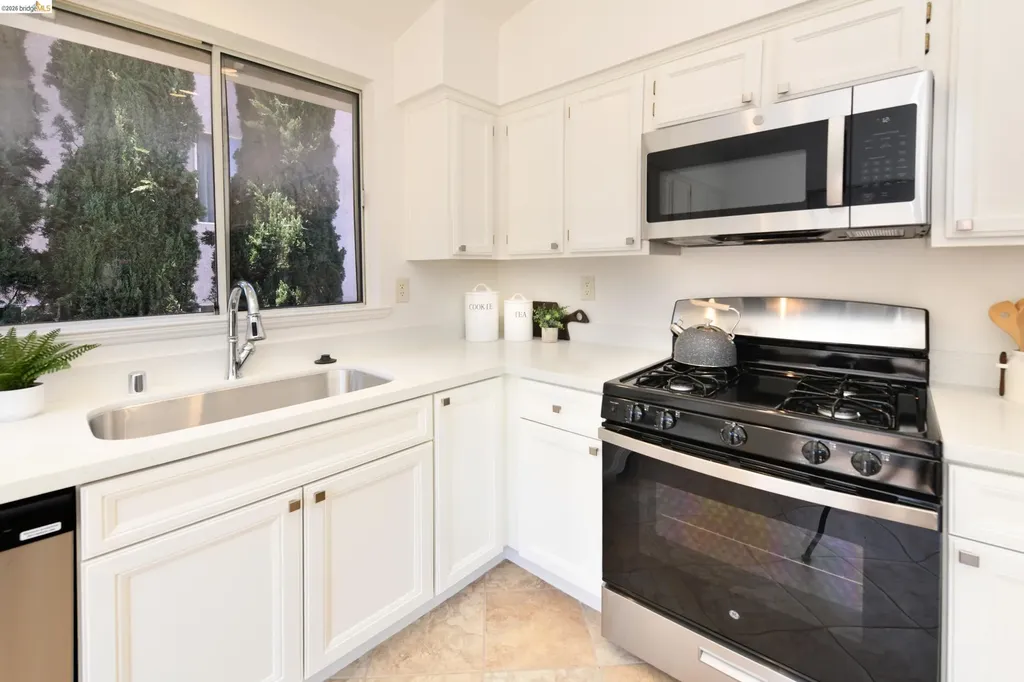 512 Burdick Drive Bay Point CA 94565