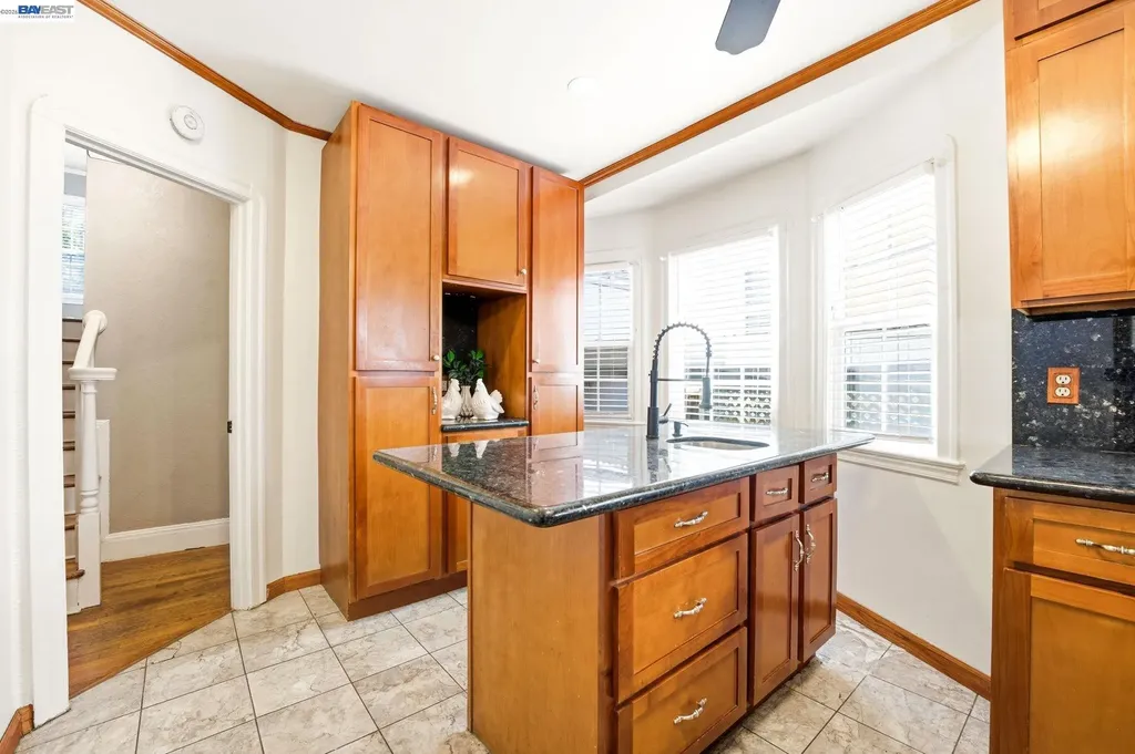 5814 Fleming Avenue Oakland CA 94605