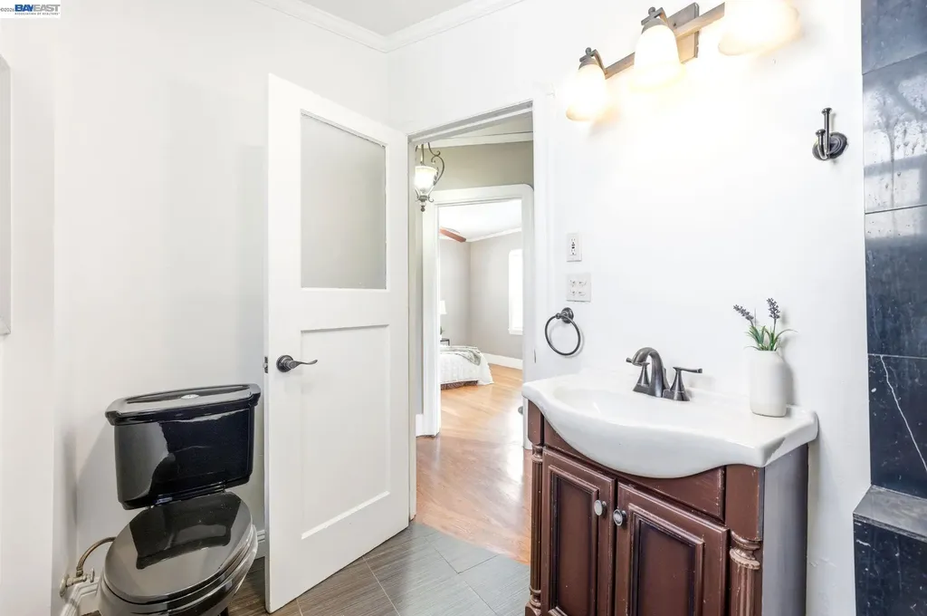 5814 Fleming Avenue Oakland CA 94605