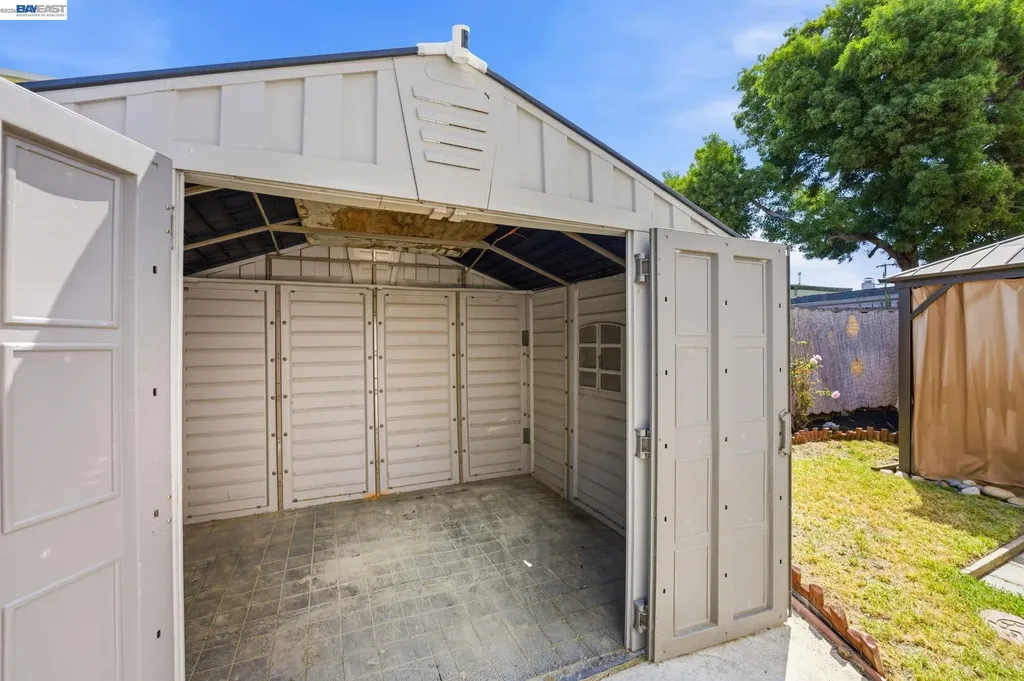 5814 Fleming Avenue Oakland CA 94605