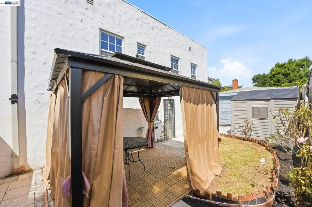 5814 Fleming Avenue Oakland CA 94605