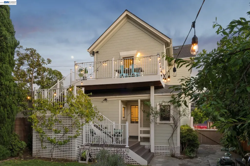 758 Alcatraz Avenue Oakland CA 94609