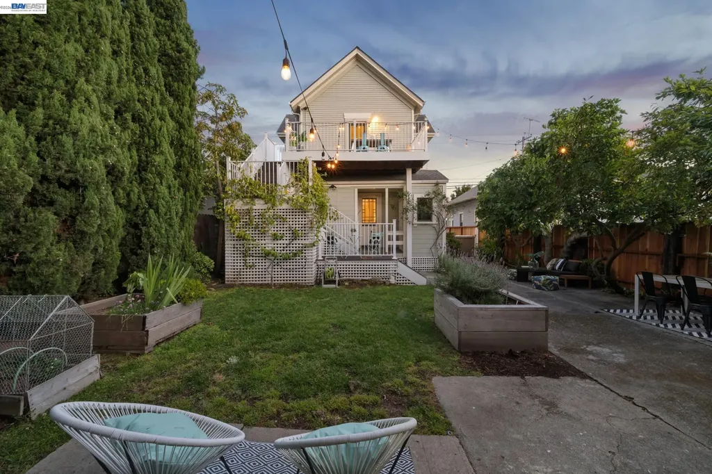 758 Alcatraz Avenue Oakland CA 94609