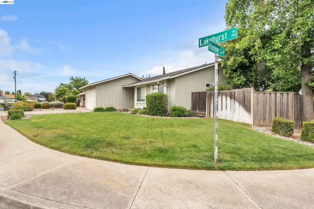1290 Lakehurst Road Livermore CA 94551