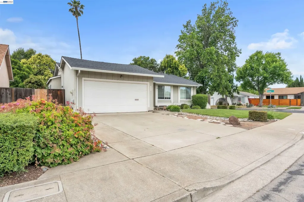 1290 Lakehurst Road Livermore CA 94551