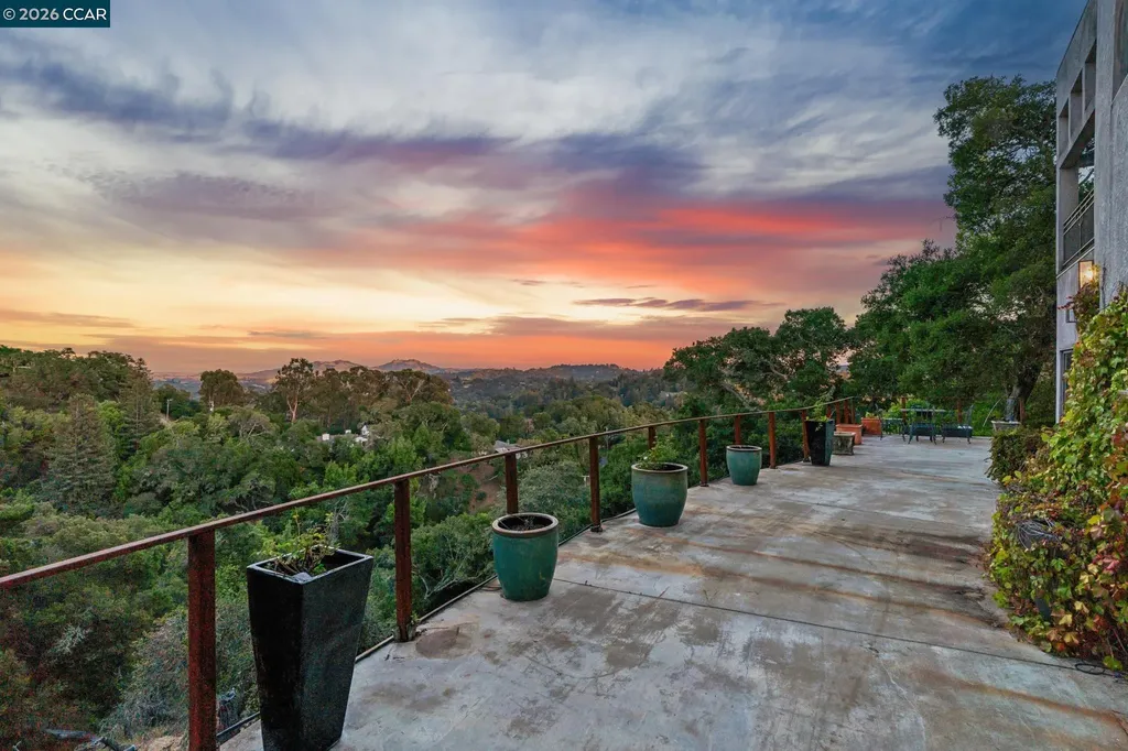 5 Oak Flat Road Orinda CA 94563