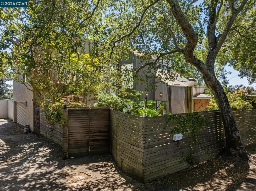 5 Oak Flat Road Orinda CA 94563