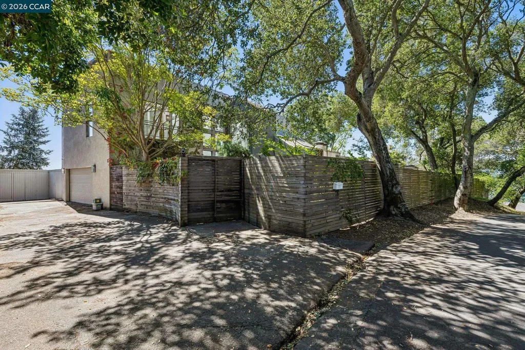 5 Oak Flat Road Orinda CA 94563