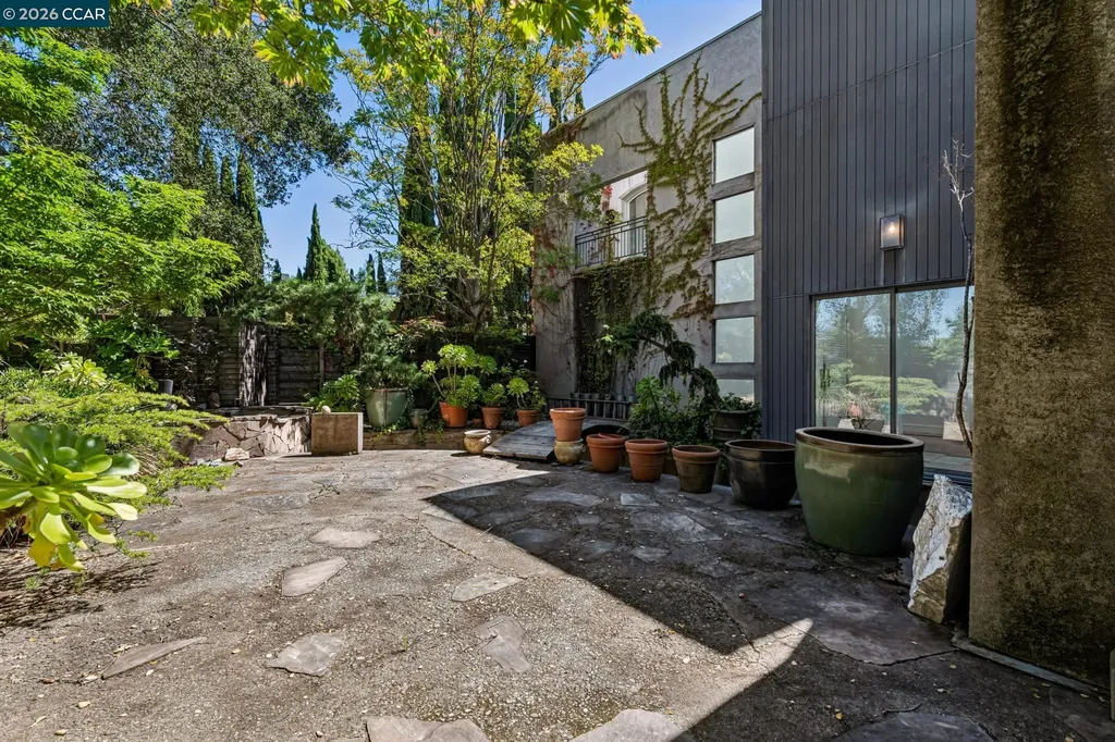 5 Oak Flat Road Orinda CA 94563