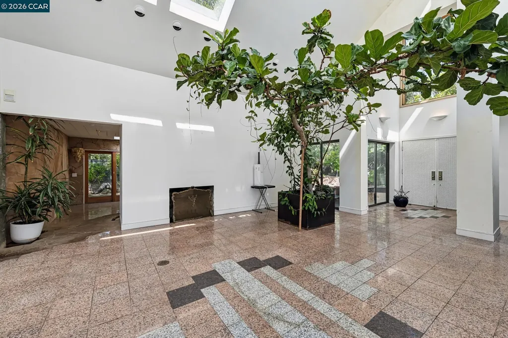 5 Oak Flat Road Orinda CA 94563