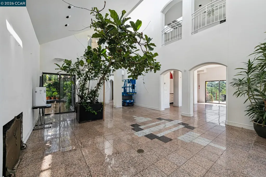 5 Oak Flat Road Orinda CA 94563
