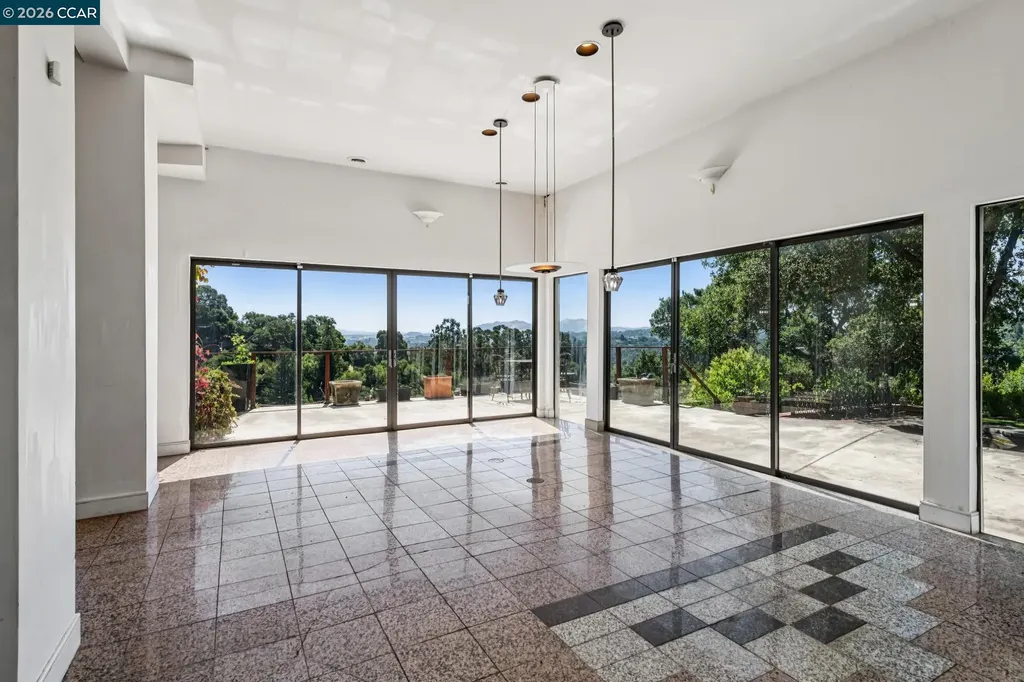 5 Oak Flat Road Orinda CA 94563