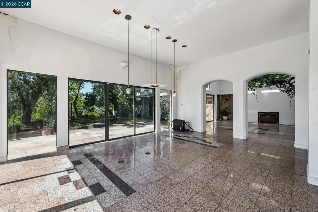 5 Oak Flat Road Orinda CA 94563