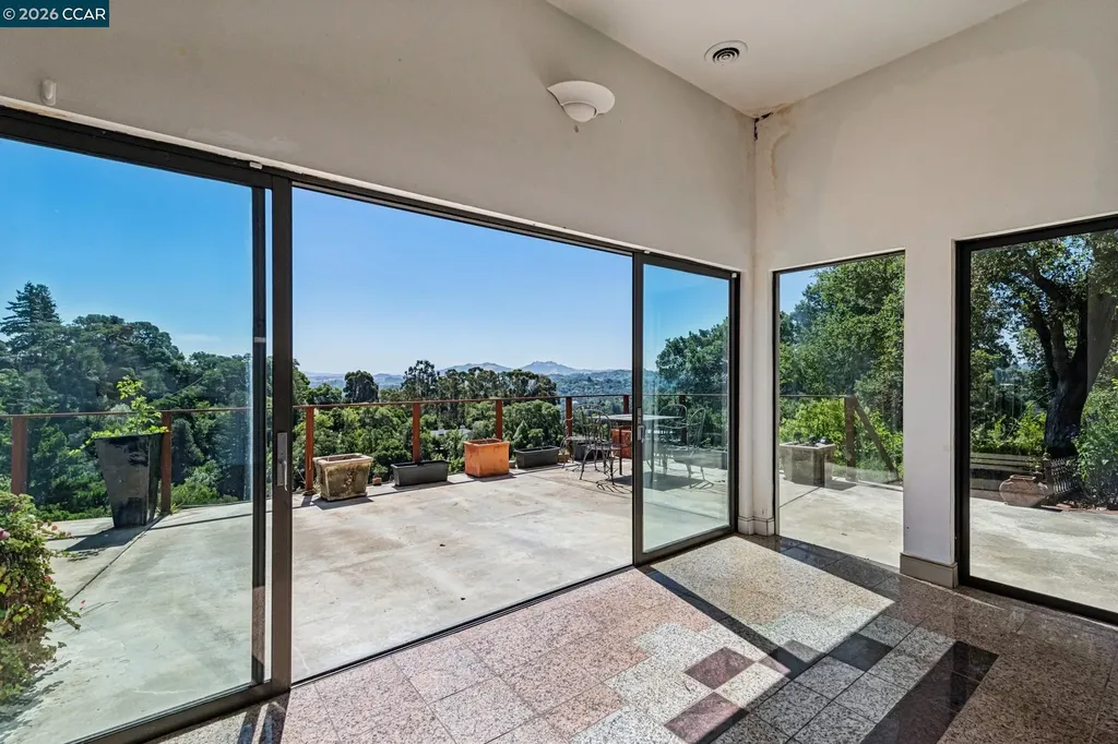 5 Oak Flat Road Orinda CA 94563