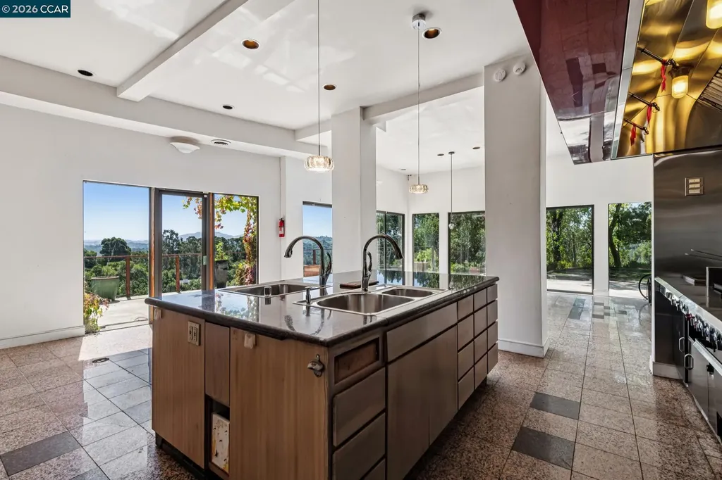5 Oak Flat Road Orinda CA 94563