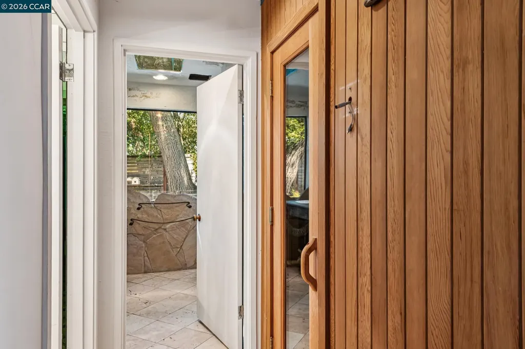 5 Oak Flat Road Orinda CA 94563