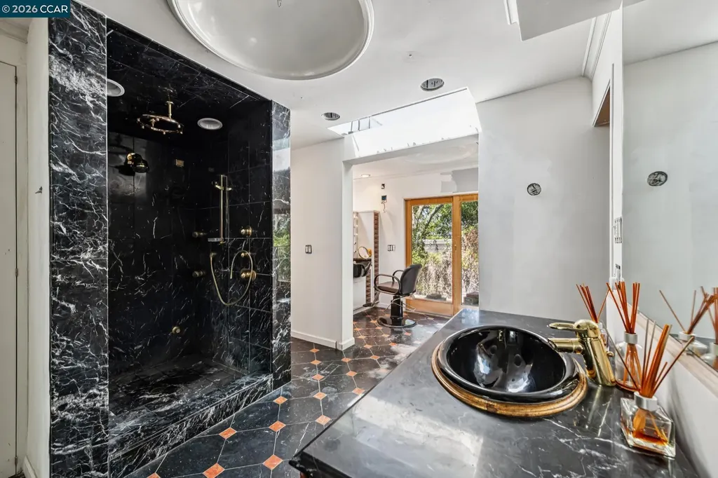 5 Oak Flat Road Orinda CA 94563