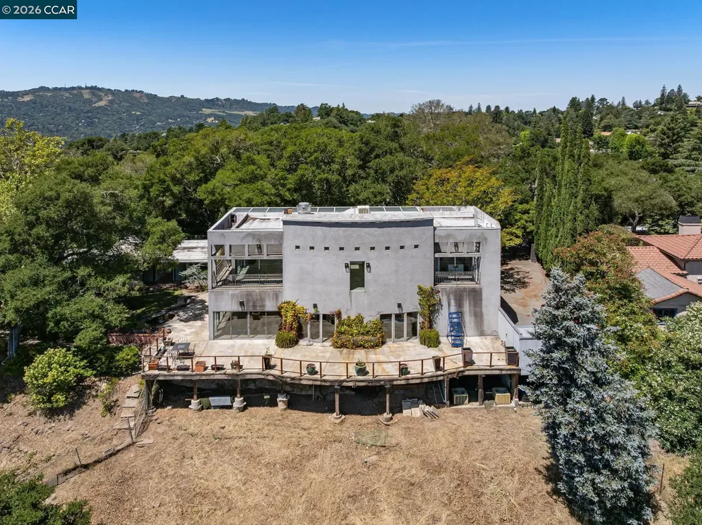 5 Oak Flat Road Orinda CA 94563