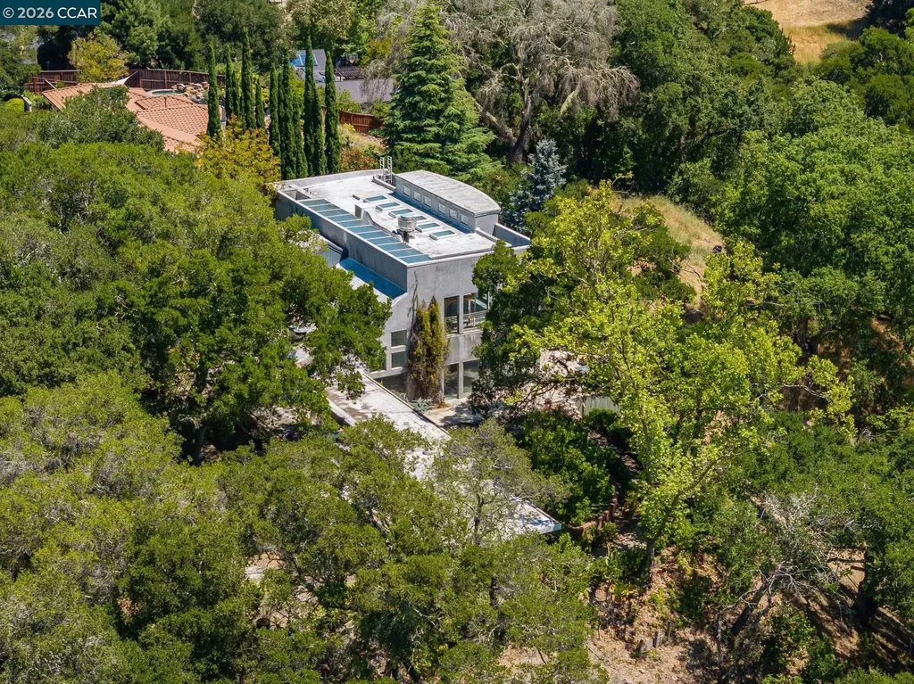 5 Oak Flat Road Orinda CA 94563