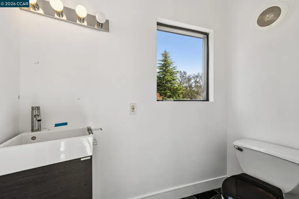 5 Oak Flat Road Orinda CA 94563