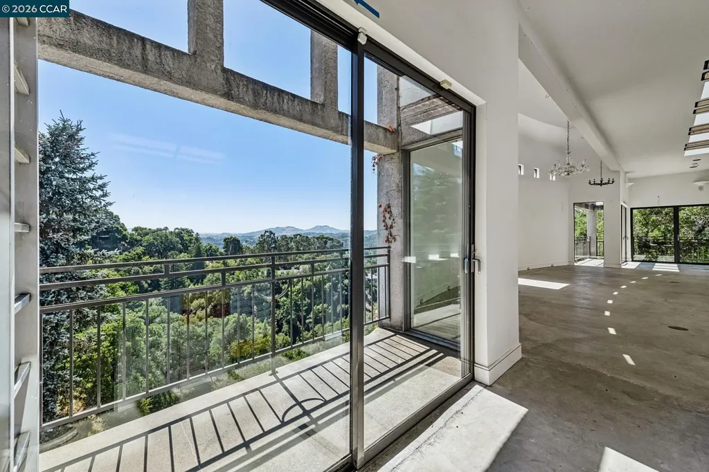 5 Oak Flat Road Orinda CA 94563