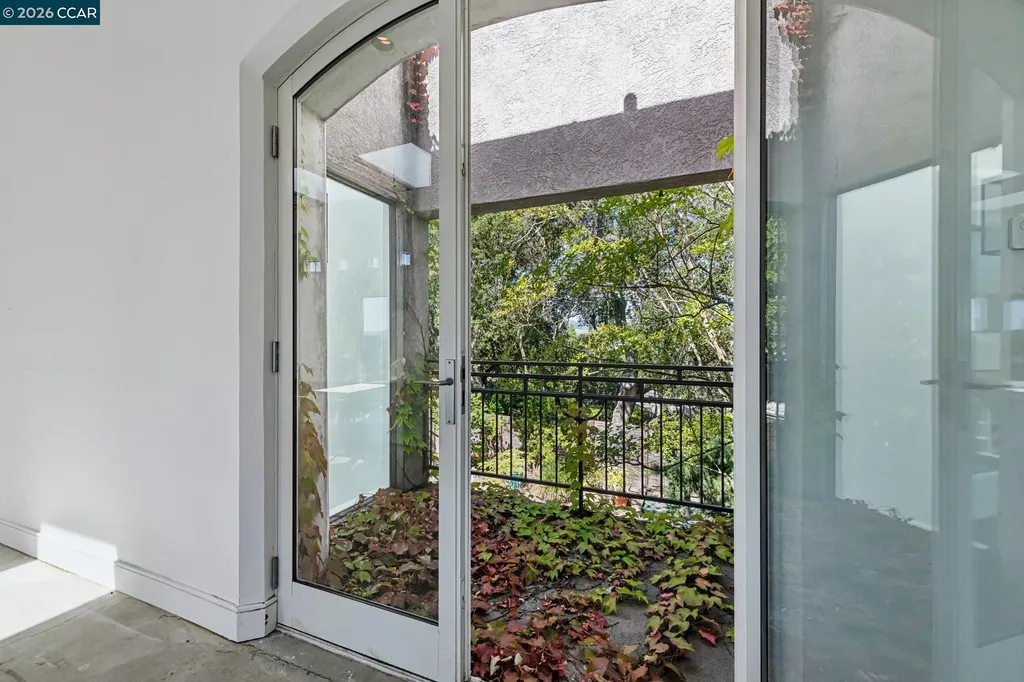 5 Oak Flat Road Orinda CA 94563