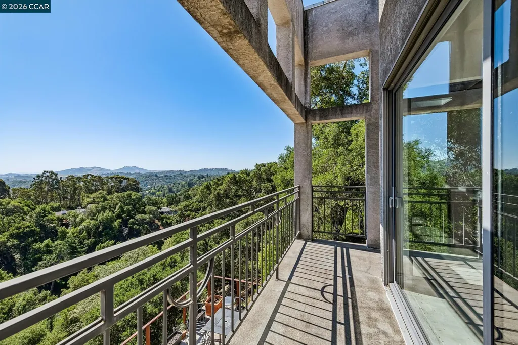 5 Oak Flat Road Orinda CA 94563